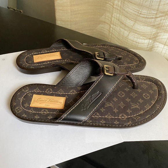 Louis Vuitton thong leather sandals monogram 7.5 Italy flats flip flops LV mules - Picture 1 of 9